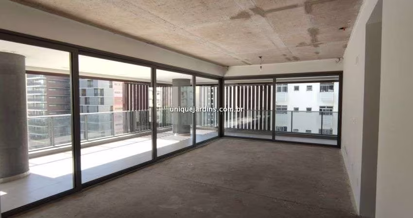 Vila Nova Conceição: 4 Suítes | 4 Vagas | 247 m² úteis
