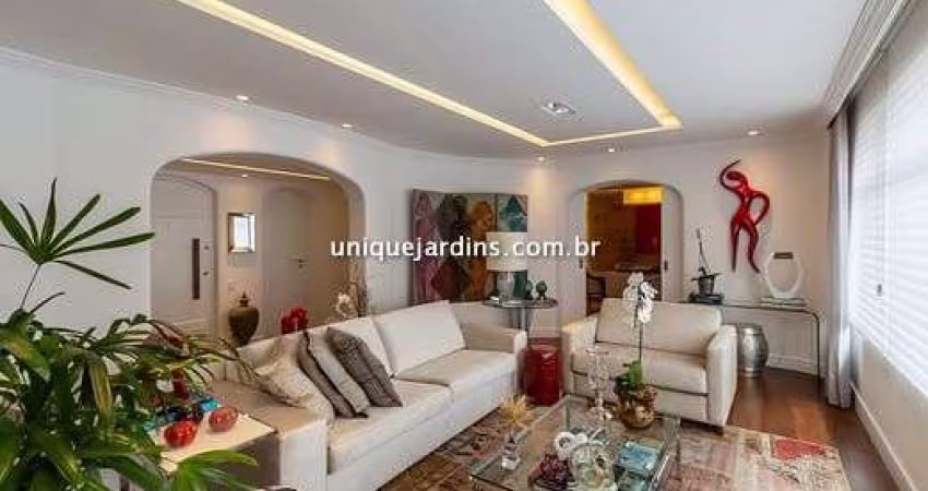 Jardim Paulista: 4 Dorm | 2 Suítes | 3 Vagas | 244 m² úteis
