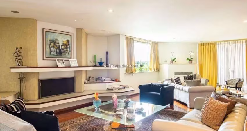 Jardim América: 4 Suítes | 4 Vagas | 400 m² úteis