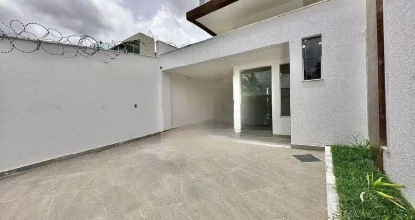 Casa em meio lote com 3 quartos sendo 01 com suite à venda, 106 m² por R$ 799.000 - Parque Copacabana - Belo Horizonte/MG