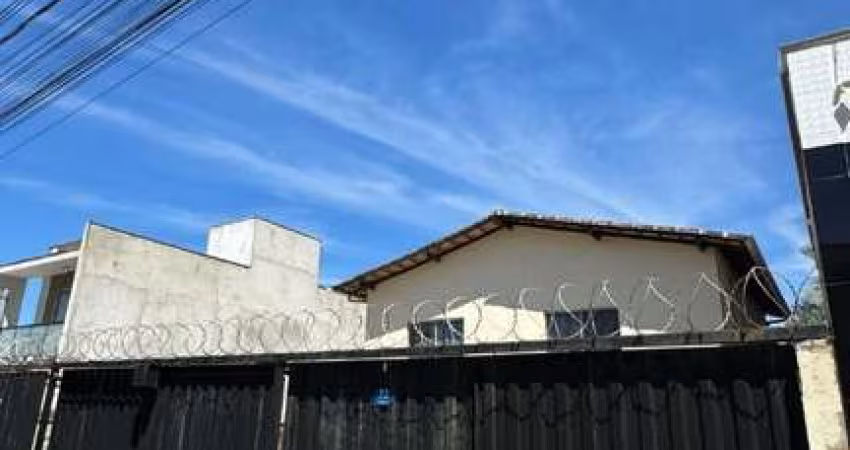 Casa geminada com 2 quartos à venda por R$ 250.000 - Xangri-Lá - Contagem/MG