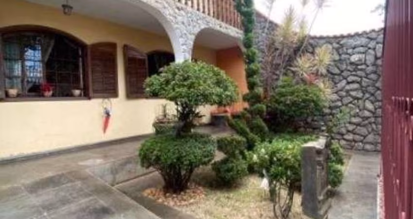 Casa com 4 quartos à venda por R$ 900.000 - Vila Cloris - Belo Horizonte/MG