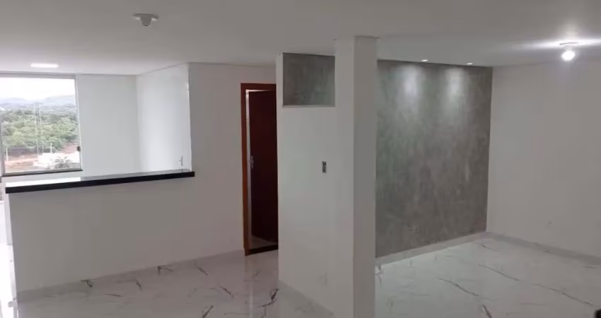 Casa com 3 quartos à venda, 70 m² por R$ 390.000 - Nacional - Contagem/MG