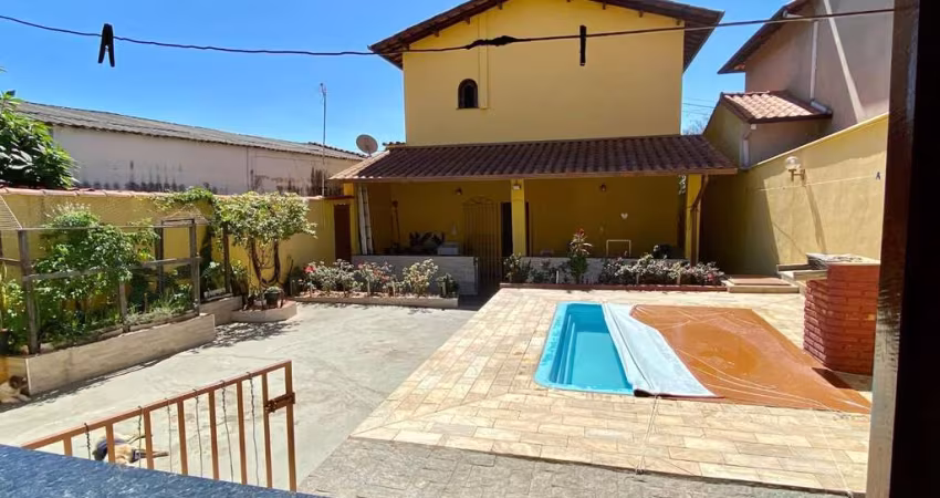 Casa com 4 quartos sendo 01 com suite à venda, 148 m² por R$ 750.000 - Trevo - Belo Horizonte/MG