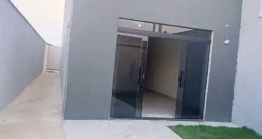 Casa com entrada independente com 03 quartos sendo 01 com suite no bairro Xangrila