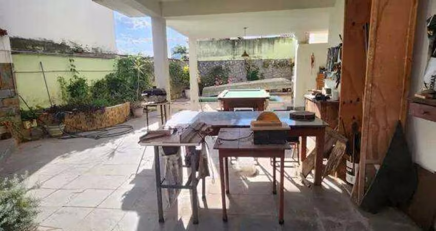 m lote de 360²m a venda por 980.000,00 com 05 quartos sendo 01 com suite no bairro Itapoa