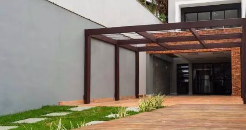 Vendo casa em condomínio com 240m², 04 quartos sendo 01 suite e closet no valor de 1.690.000,00 no bairro planalto