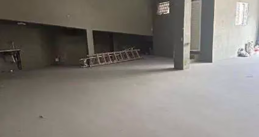 Alugo galpão com 120m² no valor de 2.800,00 no bairro mantiqueira