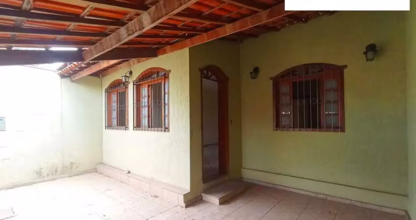 Casa linear com 82 m², 2 quartos, 1 banho e 2 vagas no bairro santa amélia!