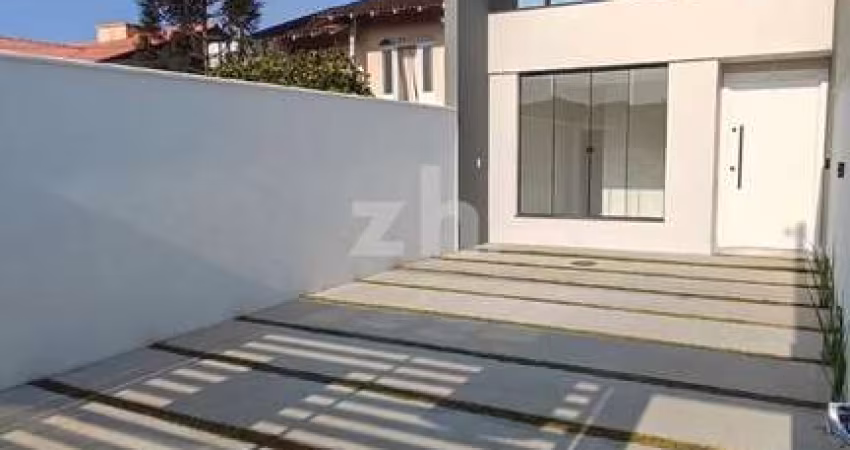 SOBRADO GEMINADO | ALTO PADRÃO | SUITE + 2 DORMITÓRIOS | LAVABO | 2 VAGAS | TERRENO NOS FUNDOS | BOA VISTA | JOINVILLE