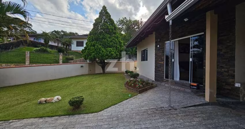 Casa à venda no bairro Nova Brasília - Joinville/SC