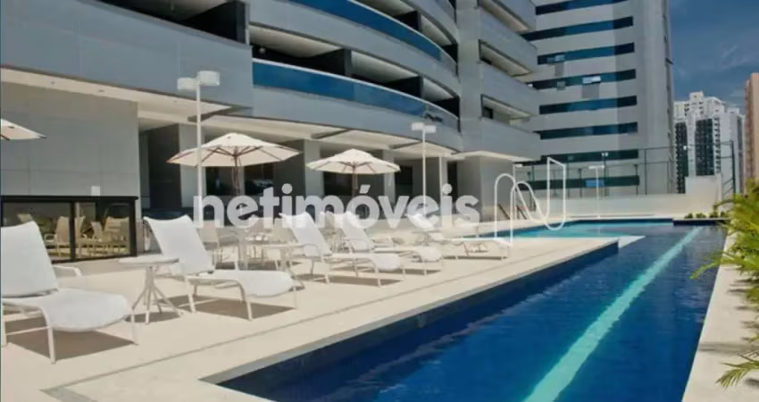 Apartamento semi-mobiliado 2/4 no caminho das árvores