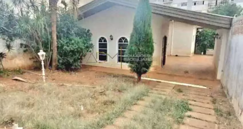 Casa ampla em reforma para Locação no Centro em Botucatu-SP