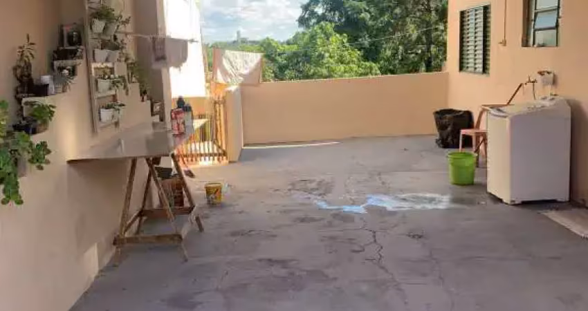 Casa á venda no Centro em Botucatu-SP