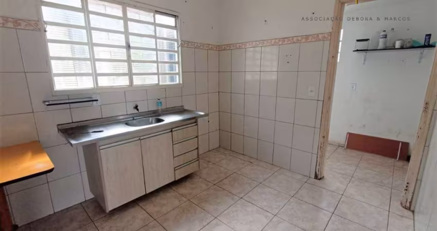 Casa de esquina na Vila Antártica em Botucatu-SP