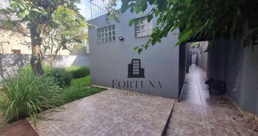 Sobrado com 5 dormitórios à venda, 450 m² por R$ 3.600.000 - Moema - São Paulo/SP