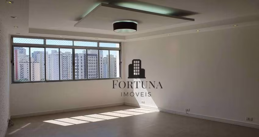 Apartamento muito espaçoso e bem localizado,  a 4 minutos a pé da Praça da Árvore