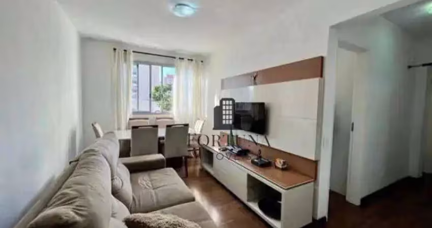 Apartamento reformado a 250 metros do metrô saúde. três quartos (uma suíte), uma vaga