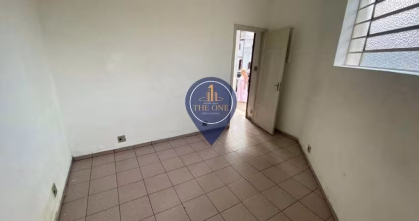 Sobrado à Venda com 2 dormitórios, 1 banheiro, sem vaga de garagem, 100 m², localizado na Rua Hermí