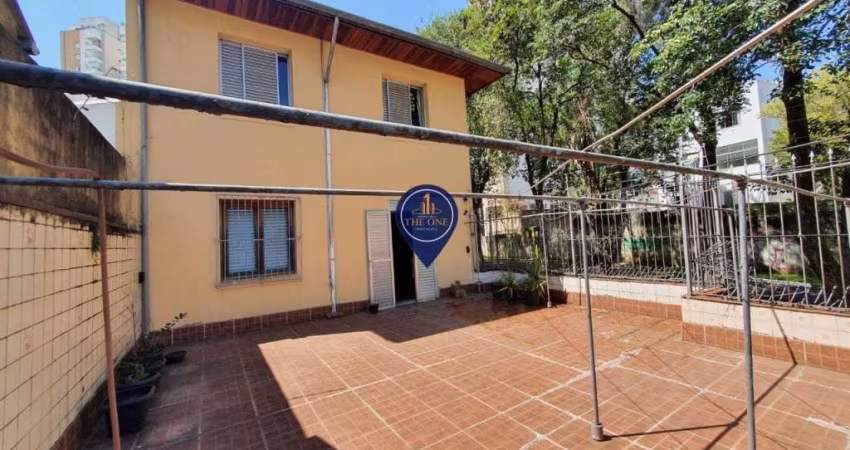 Sobrado com 5 dormitórios, 5 banheiros, 3 vagas de garagem, 320m2, próximo ao Parque da Aclimação,