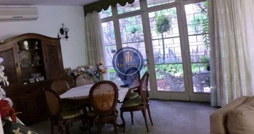 Excelente Sobrado á venda com 3 dormitórios sendo 1 deles Suíte na Vila Madalena