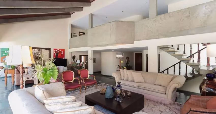 Excelente sobrado a venda e locação, com 3 dormitórios sendo 2 deles suítes, e piscina, localizado