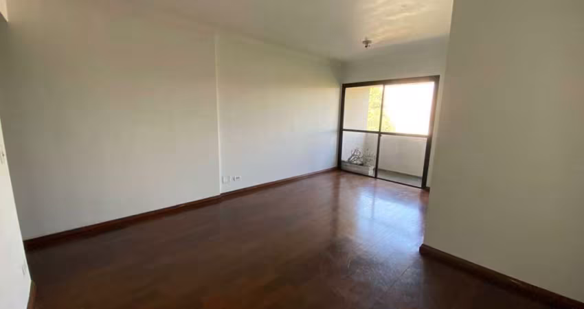 Apartamento à venda com 3 dormitórios sendo 1 suíte, 1 vaga, à 150 metros do Metrô Santos Imigrante