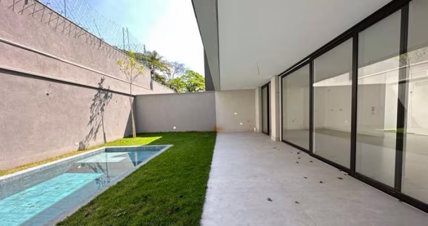 Excelente casa à venda com 4 Dormitorios , 4 Vagas de garagem e 401,12m2 localizado em Campo Belo,