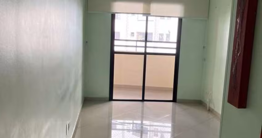Apartamento à venda, com 3 dormitorios, 1 suite, 2 banheiros e 2 vagas. Localizado na Rua Gaspar Fe