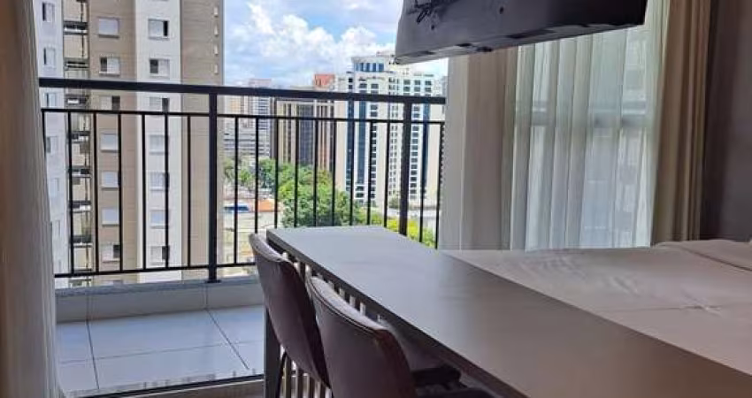 Flat à venda, mobiliado com sacada,  lazer completo, localizado em Alameda Iraé, Indianópolis