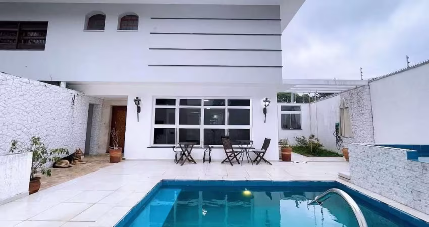 Casa residencial à venda e locação,  5 dormitórios com suítes, sala pra 3 ambientes localizado na L