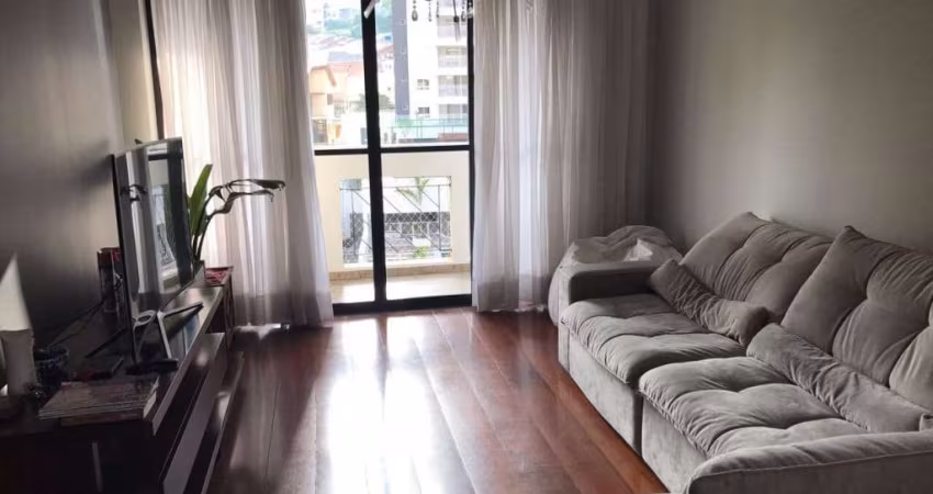 Lindo apartamento  na Aclimação 3 dormitórios 1 suíte 2 vagas  e sacada