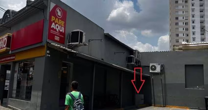 Sala de 158m² para locação, Vila Mariana, São Paulo, SP. Distribuídos entre o térreo e o subsolo, d