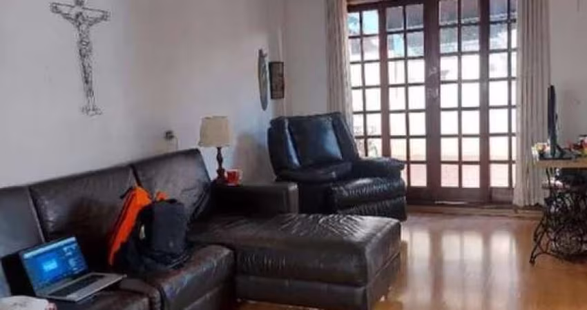 Casa de 120m² à venda, Aclimação, São Paulo, SP.  Com 3 Dormitórios, 2 Banheiros, 2 Salas, 4 Vagas