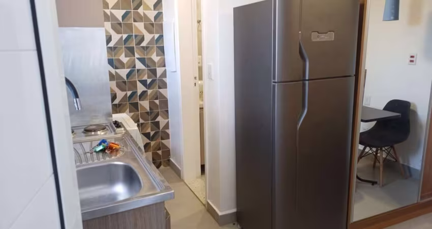 Studio mobiliado, localizado no Jardim da Glória