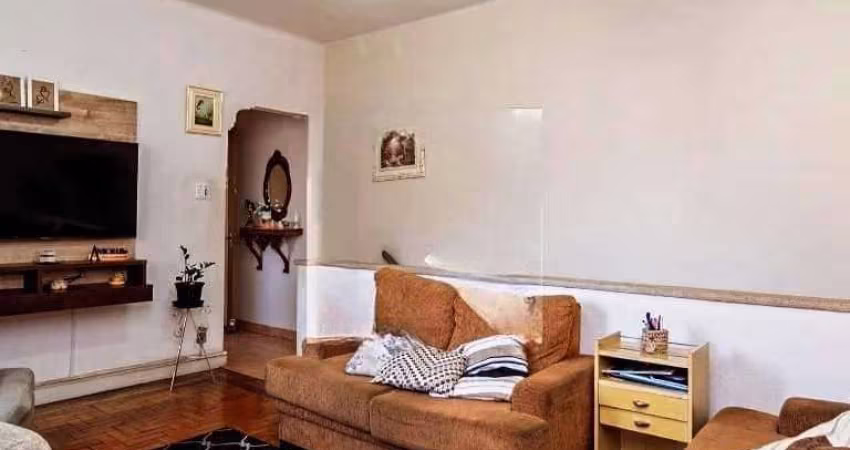 Sobrado de 157m² à venda, com 4 Dormitórios, 3 Banheiros sendo 1 Lavabo, 2 Vagas, localizado no Alt