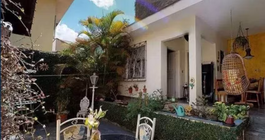 Casa com 5 Dormitórios, 3 Suítes, 2 Vagas à venda  e 254m2, localizado em Perdizes, São Paulo, SP