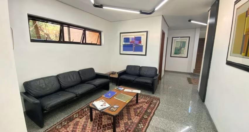 Sobrado comercial nos Jardins com 738 M² total, 16 vagas, Excelente local