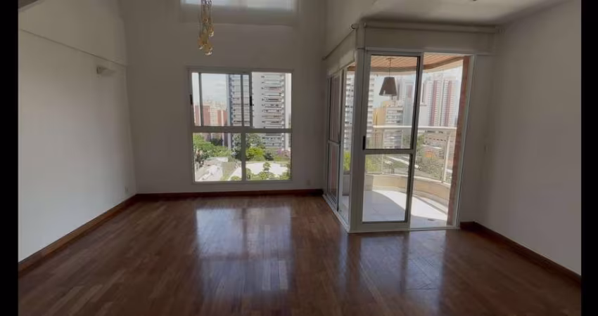Apartamento para locação, com 2 vagas, mezanino e pé direito alto localizado em Pinheiros, São Paul