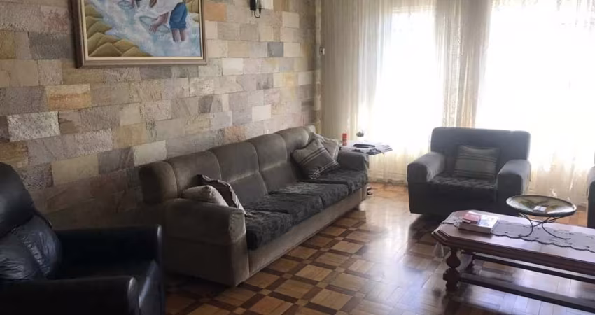 Casa a venda com 5 dormitórios, 5 vagas de garagem e 304M², localizado no Jardim da Saúde