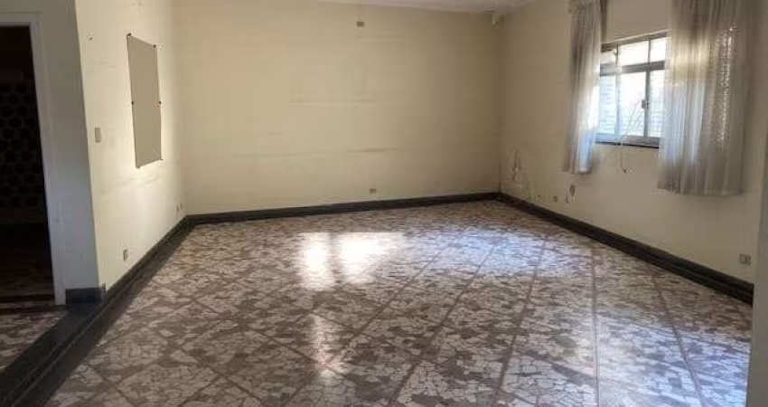 Sobrado a venda com 4 dormitórios, 2 vagas, e 400M² localizado da Aclimação