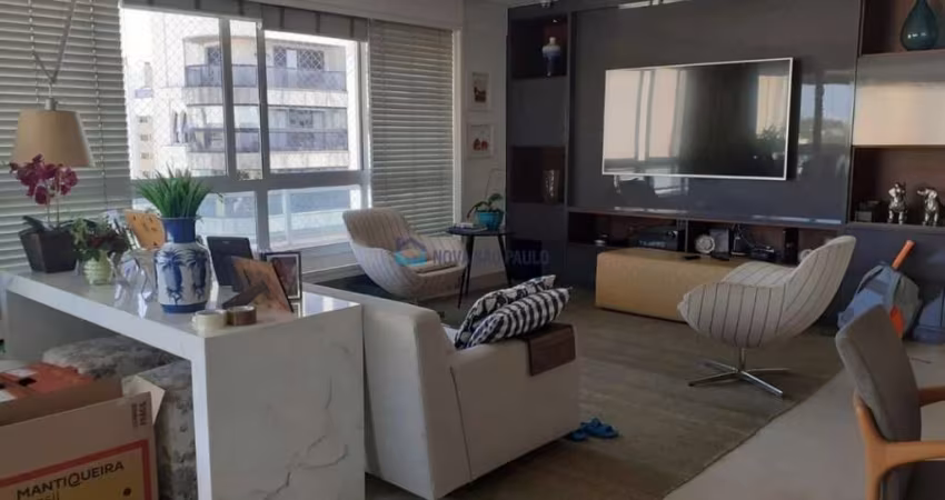 Apartamento à venda, com 3 dormitórios, 3 suítes, 3 vagas e 158M², localizado em Indianópolis, São