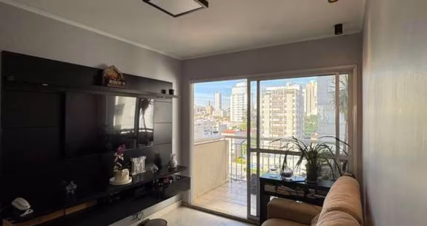 Apartamento à venda, com 60m², mobiliado, 2 dormitórios, 1 suíte, 1 vaga, localizado no Cambuci, de
