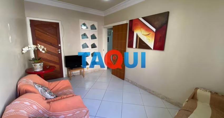 Apartamento à venda à 200m da praia do Forte, bairro Passagem, em Cabo Frio - RJ
