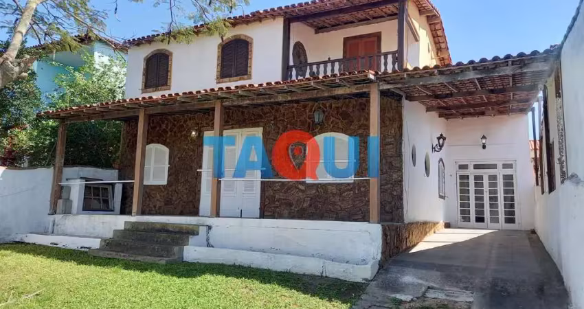 Casa à venda com 8 quartos, vila do peró, cabo frio - rj