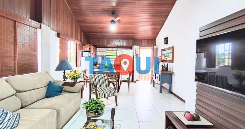 Casa com 2 quartos, sendo 2 suítes, à venda no bairro Palmeiras, CABO FRIO - RJ