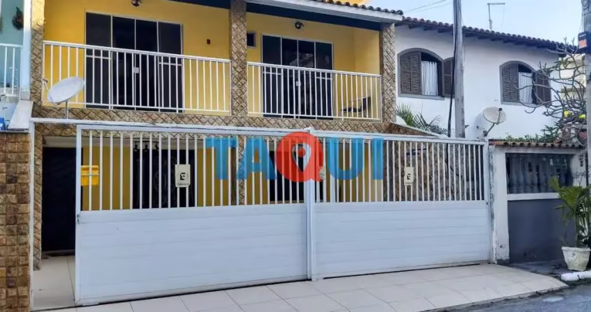 Casa independente no bairro vila nova, reformada à 100 metros da praia do forte.