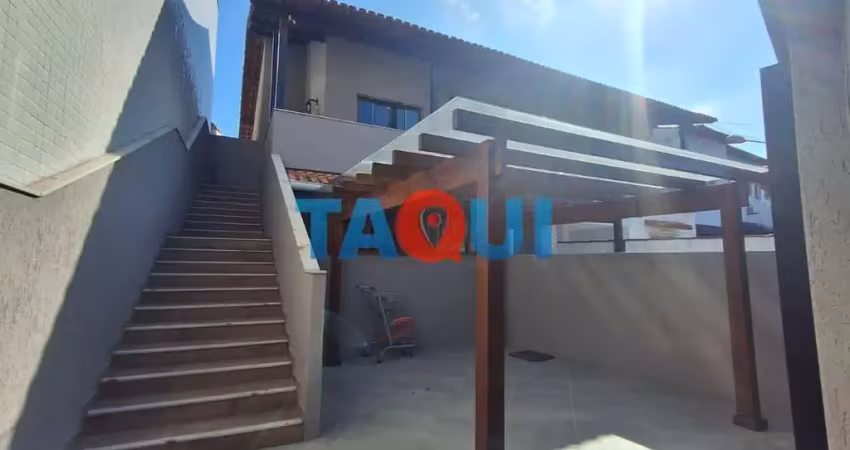 Casa com 4 quartos à venda na Rua Félix Azevedo, 84, Vila Nova, Cabo Frio