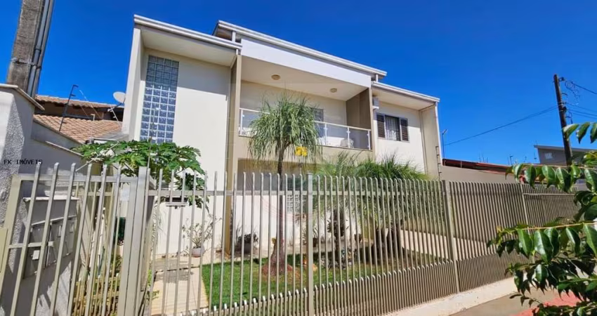 Casa para Venda em Londrina, Jardim Messiânico, 3 dormitórios, 1 suíte, 3 banheiros, 3 vagas