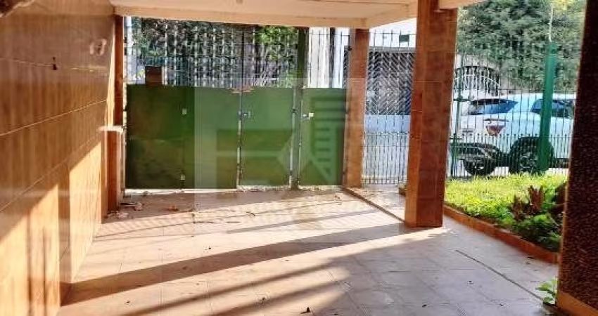 Vendo  terreno com 2  casas construída
